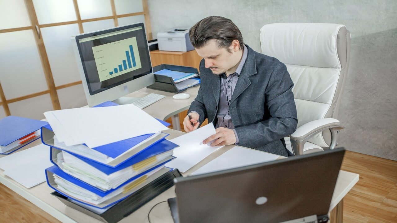 Why Bookkeepers Are Essential For Freelancers And Contractors
